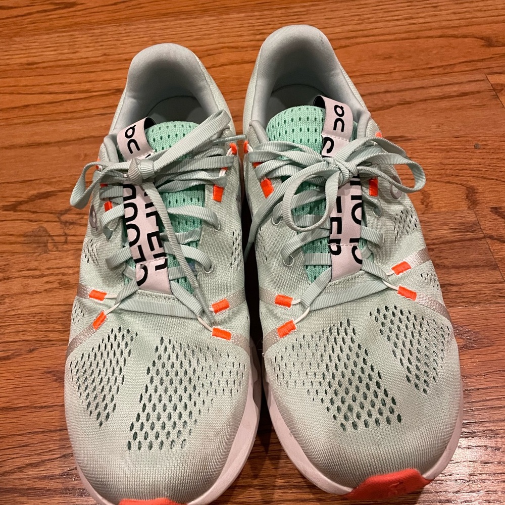 On Running Men’s Cloudsurfer size 10 - Picture 5 of 7